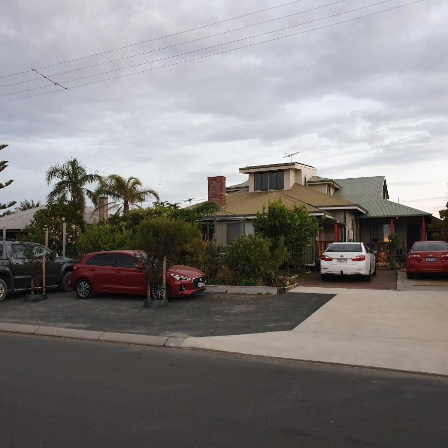 Bunbury'S Most Convenient Location Exterior photo